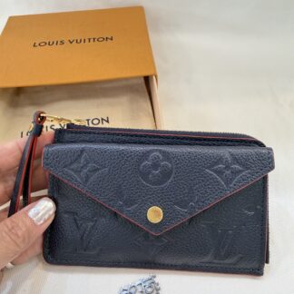 Lv全皮壓紋卡包 LOUIS VUITTON  M69421