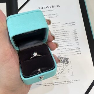 Tiffany經典六爪27分鑽戒45號PT950